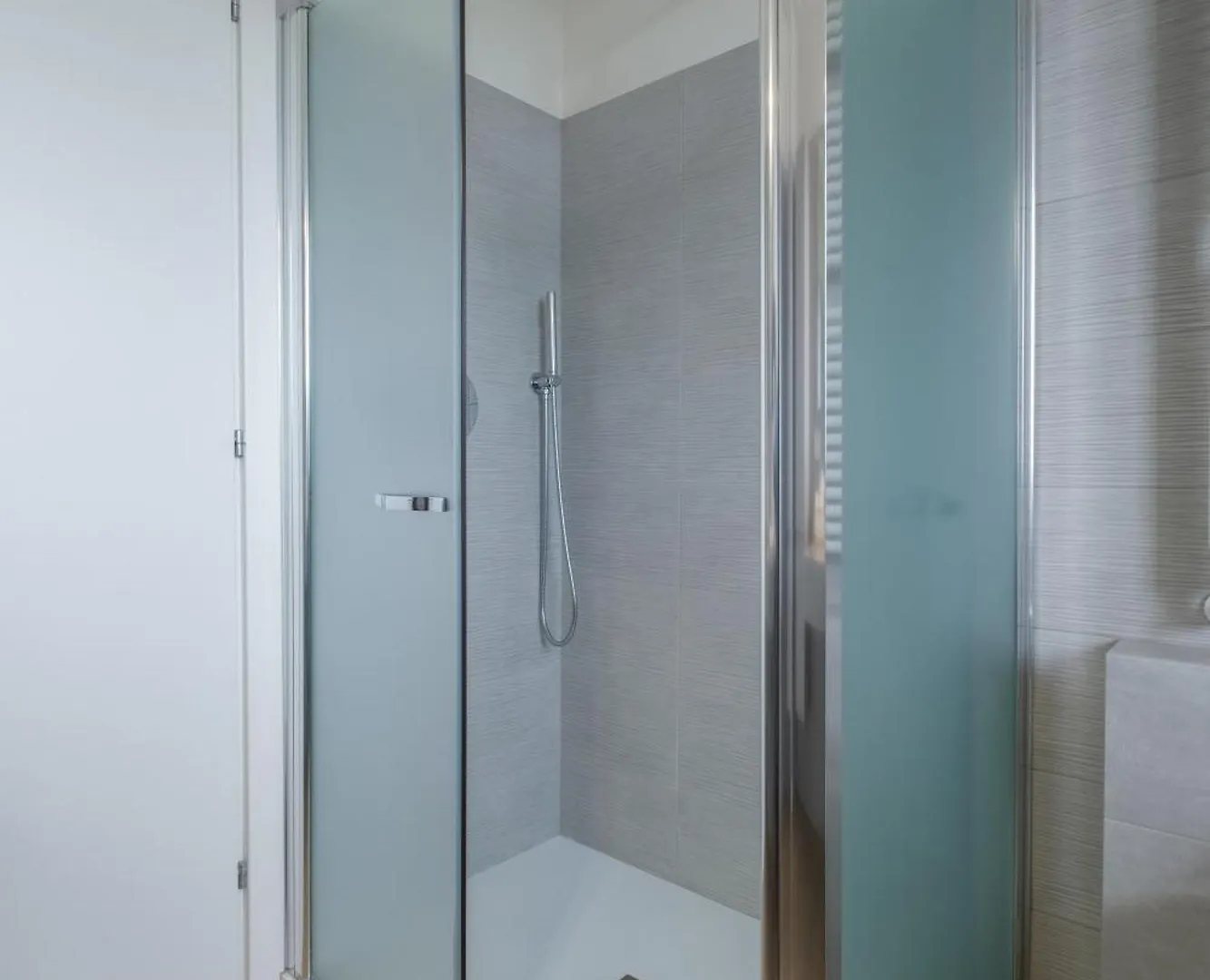Classic And Elegant Style In Old Town Bologna Appartement